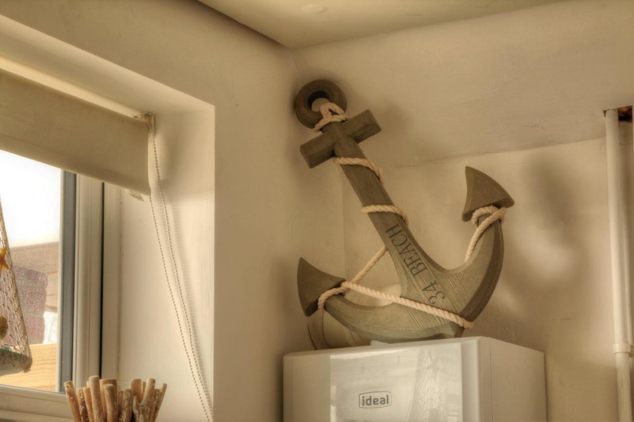 Pass The Keys Shore To Please - Sea Views And Beach Front Modern 1Bed Apt With Sofabed Portsmouth Dış mekan fotoğraf