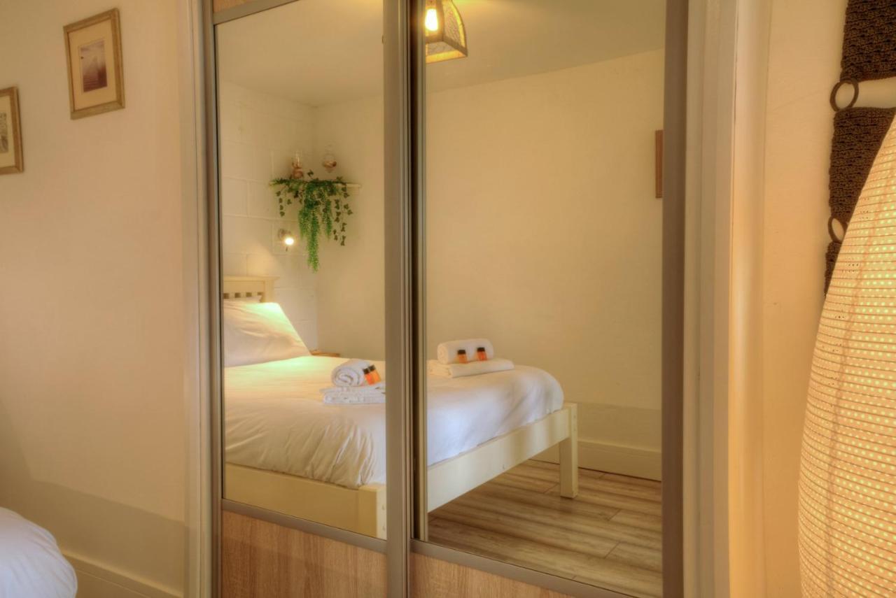 Pass The Keys Shore To Please - Sea Views And Beach Front Modern 1Bed Apt With Sofabed Portsmouth Dış mekan fotoğraf